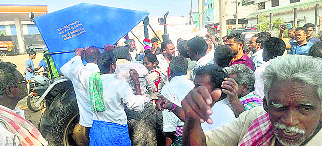 అదనపు ధాన్యం దోపిడీపై.. రైతన్న తిరుగుబాటు 1