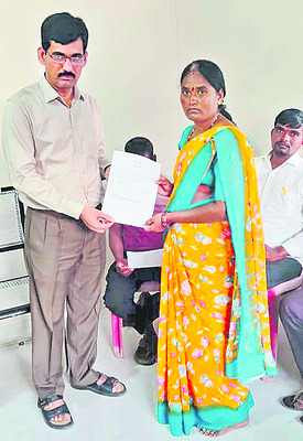 ఏకగ్రీవాల జోరు.. గ్రామాల్లో సంబురాలు 1