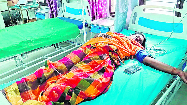 దైవదర్శనానికి వెళ్తూ కానరాని లోకాలకు 
5