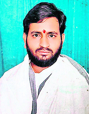 దైవదర్శనానికి వెళ్తూ కానరాని లోకాలకు 
7