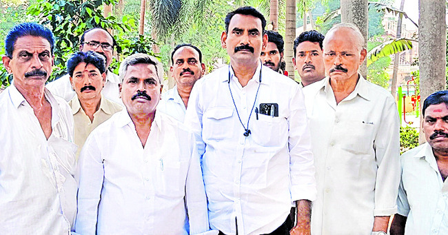 నాయీ బ్రాహ్మణులకు సముచిత స్థానం కల్పించాలి 1