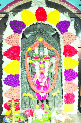 పవిత్రోత్సవాలు ప్రారంభం 1