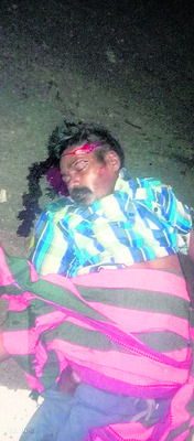 రోడ్డు ప్రమాదంలో  గుర్తు తెలియని వ్యక్తి మృతి 2