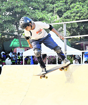 డౌన్‌హిల్‌ స్కేటింగ్‌లో చిచ్చర పిడుగులు1