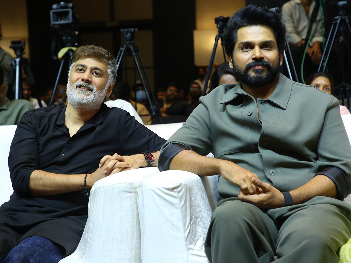 Karthi Annagaru Vostaru Pre Release Event Photo Gallery7