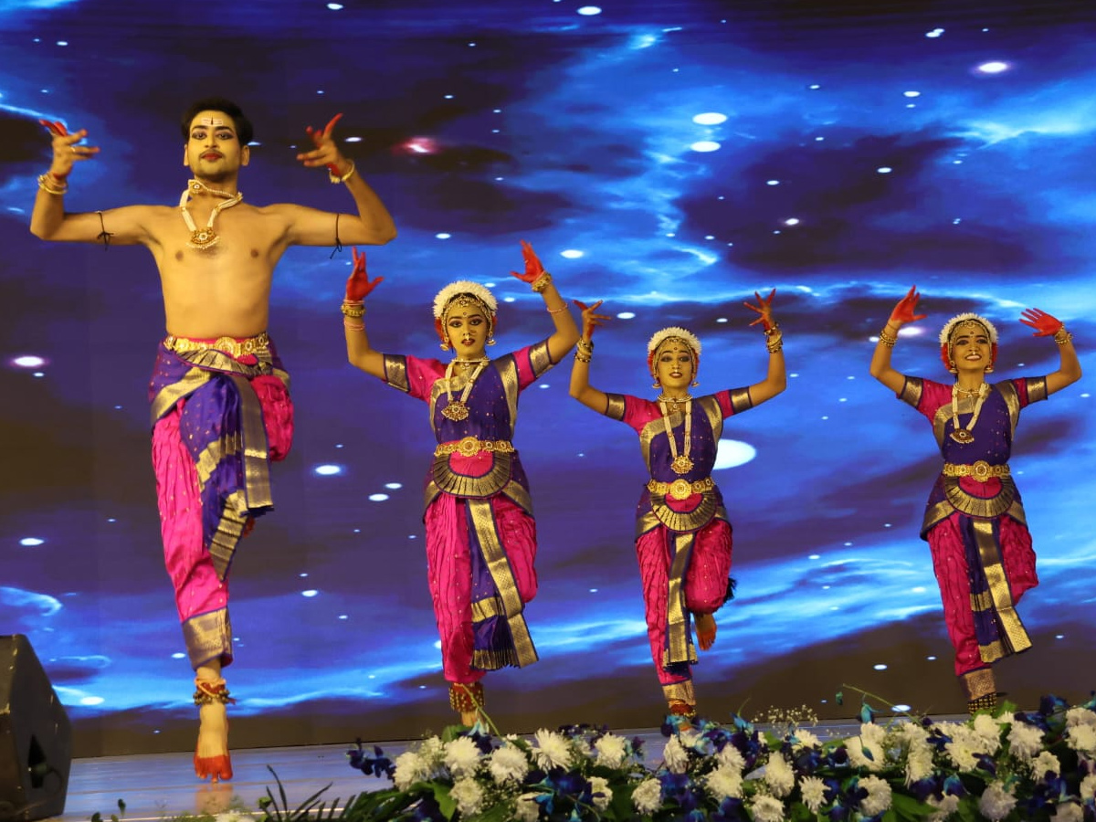 Tollywood Hero Rana At Telangana Rising Global Summit Photos8