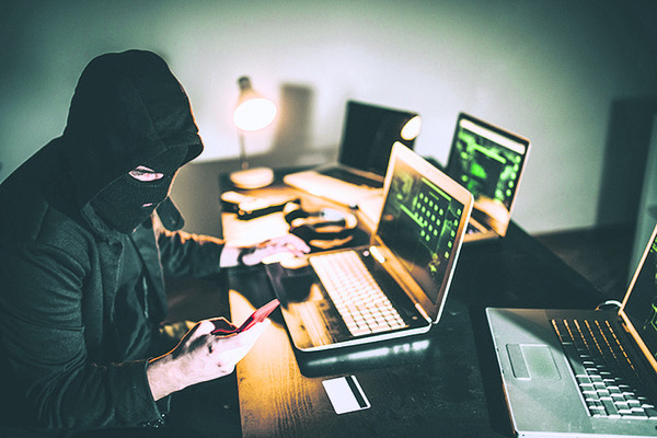 బ్యాంకు ఖాతాలో  నగదు మాయం2