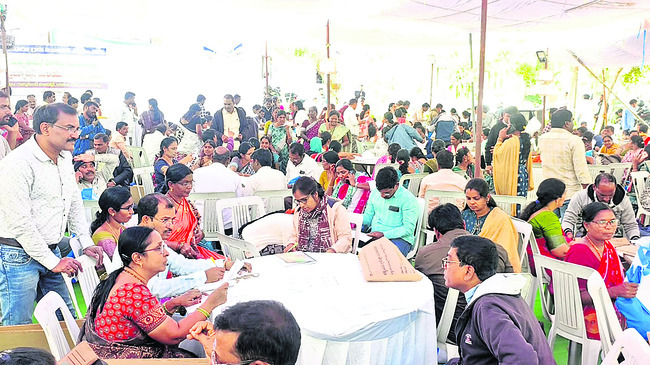 137 పంచాయతీలు, 1,040 వార్డు స్థానాలకు ఎన్నికలు 1