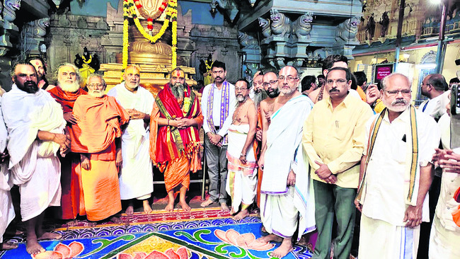 రామయ్యను దర్శించుకున్న పరిక్రమణ సమితి1