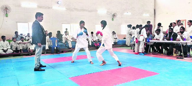 స్వగ్రామంలో  మంత్రి పొంగులేటి
1