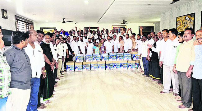 ఉప్పొంగిన ప్రజా ఉద్యమం 1