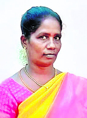 ఇంటి తాళాలు  పగులగొట్టి చోరీ 
1