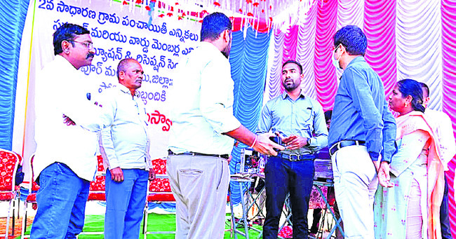 తొలివిడత పోలింగ్‌కు సిద్ధం1