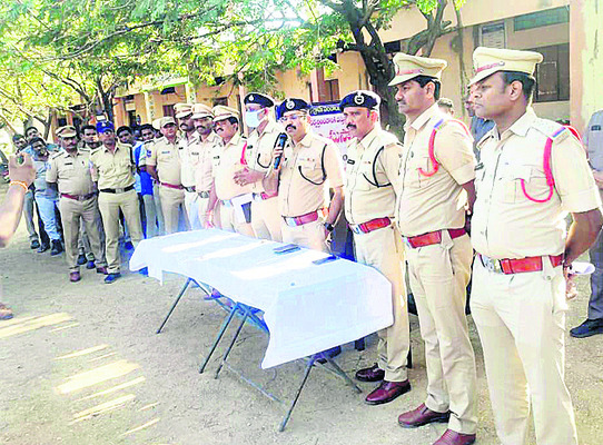 మొదటి ఫలితం ఇక్కడే.. 4