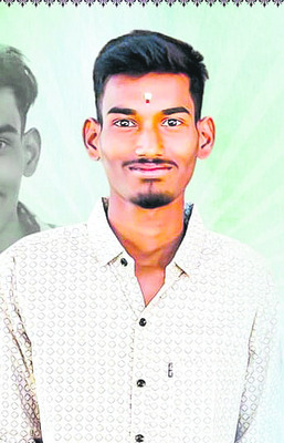 అక్రమంగా తరలిస్తున్న మద్యం పట్టివేత 2