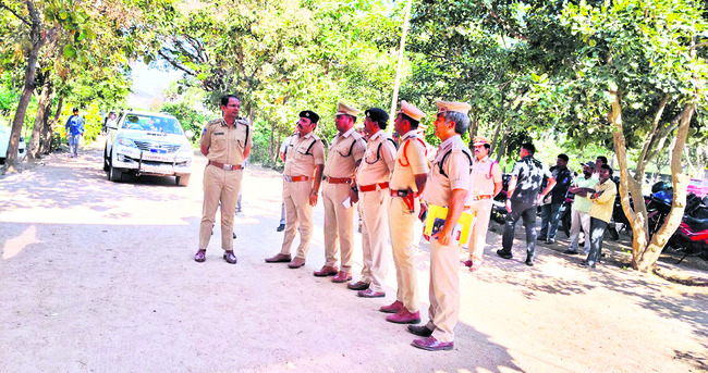 అప్రమత్తంగా ఉండాలి2