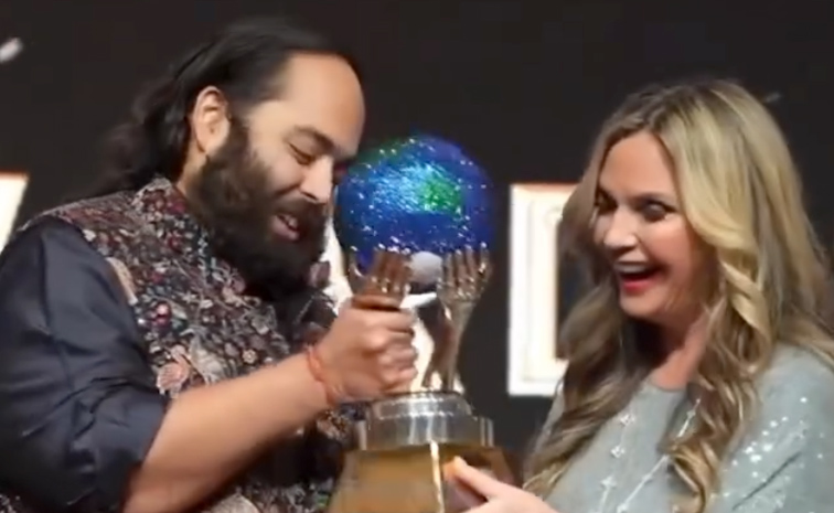 Anant Ambani Receives the Global Humanitarian Award Photos2