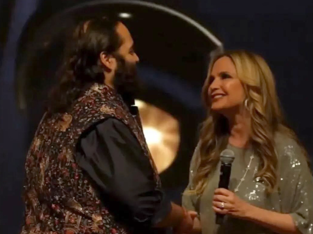 Anant Ambani Receives the Global Humanitarian Award Photos5