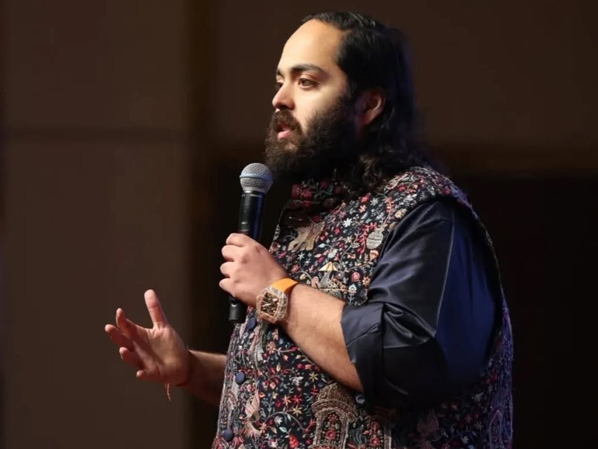 Anant Ambani Receives the Global Humanitarian Award Photos7