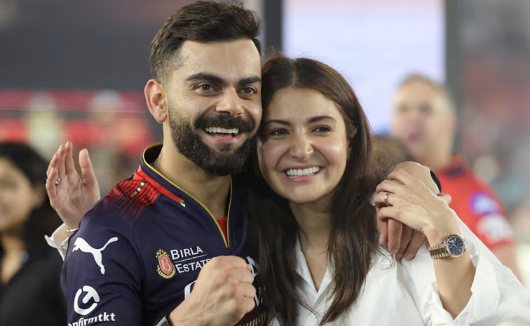 Anushka Sharma and Virat Kohli 8th wedding anniversary Special Photos9