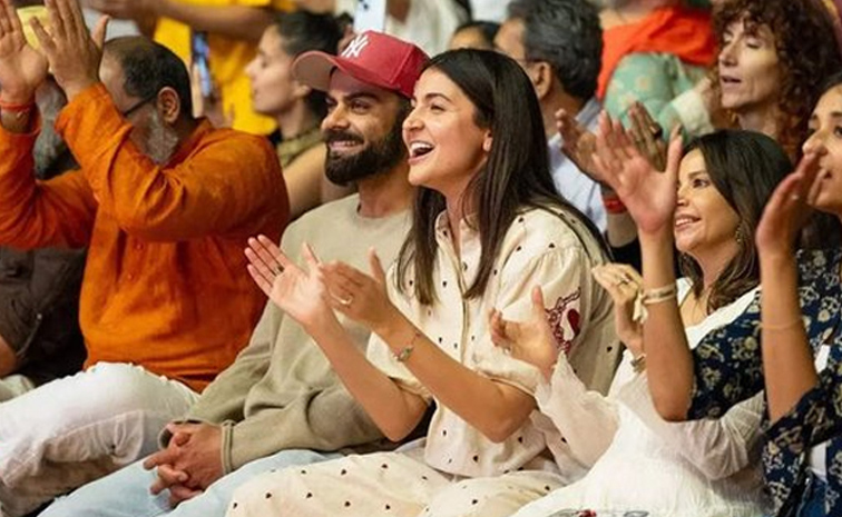 Anushka Sharma and Virat Kohli 8th wedding anniversary Special Photos15