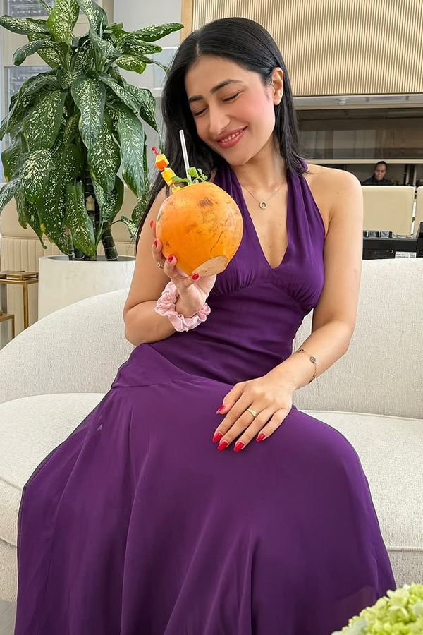 Dhanashree verma enjoys vacation In sri lanka Photos11