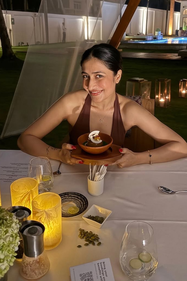 Dhanashree verma enjoys vacation In sri lanka Photos12