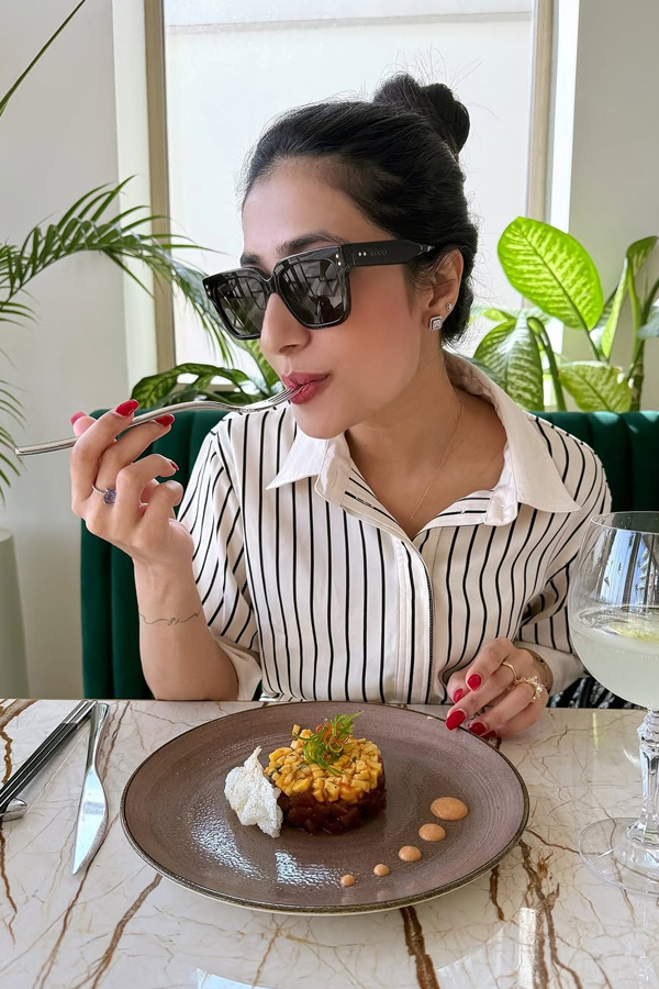 Dhanashree verma enjoys vacation In sri lanka Photos5