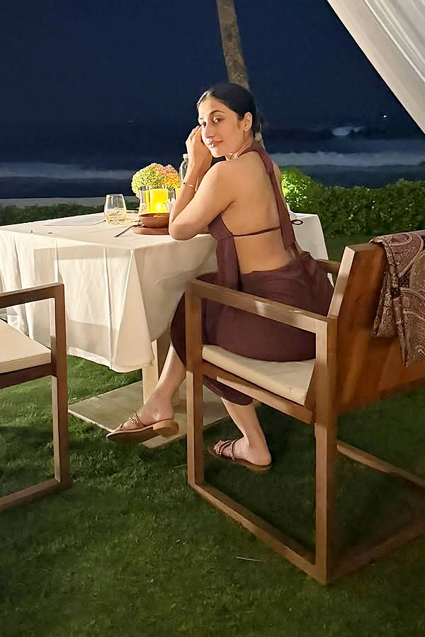 Dhanashree verma enjoys vacation In sri lanka Photos6