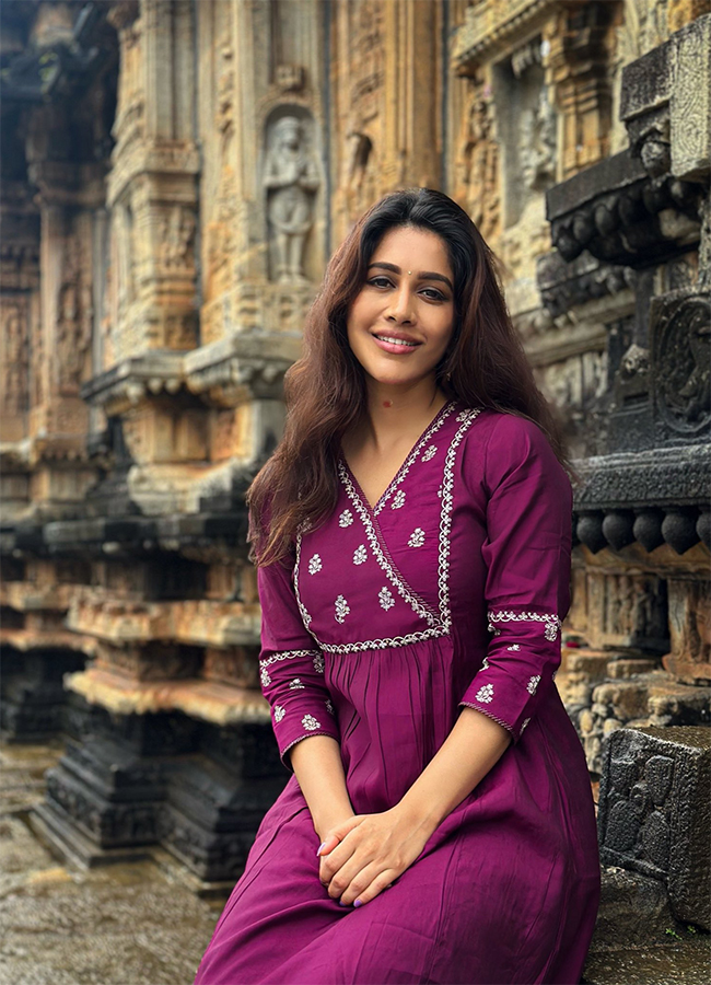 Tollywood Actress Nabha Natesh Birthday Special HD Pics6