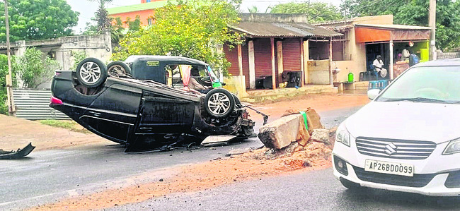 కొన్ని ఘటనలు 
1