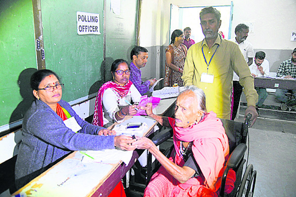 గంటల వారీగా పోలింగ్‌ శాతం
7