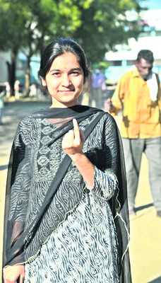 గంటల వారీగా పోలింగ్‌ శాతం
4