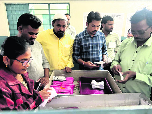 ● ప్రశాంతంగా ముగిసిన తొలి విడత ఎన్నికలు ● ఐదు మండలాల్లో3