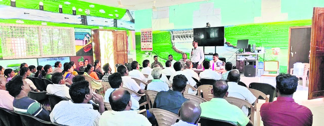 పరిమితికి లోబడి ఖర్చు చేయాలి1