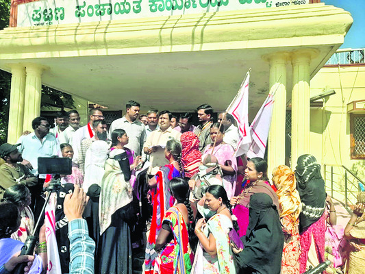 మహిళలపై దౌర్జన్యాలు అరికట్టాలి
2