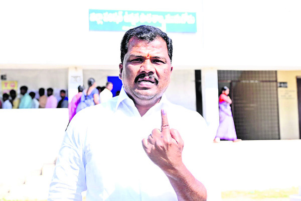 ఒక్క ఓటుతో విజయం
7