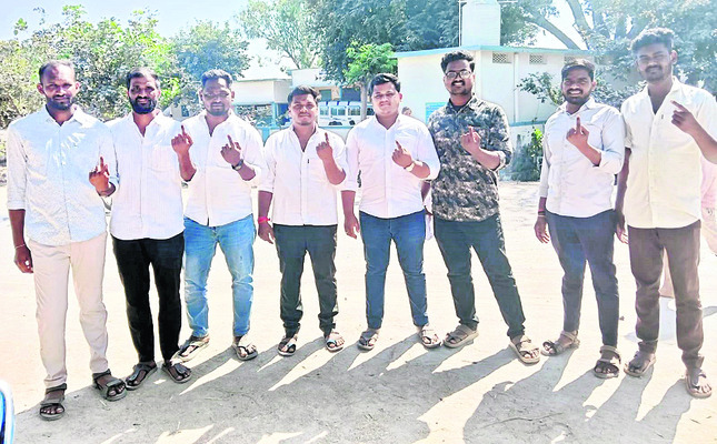 ఓటెత్తారు.. 
1