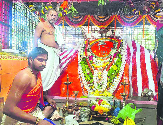 అంజన్నా.. కరుణించన్నా.. 1