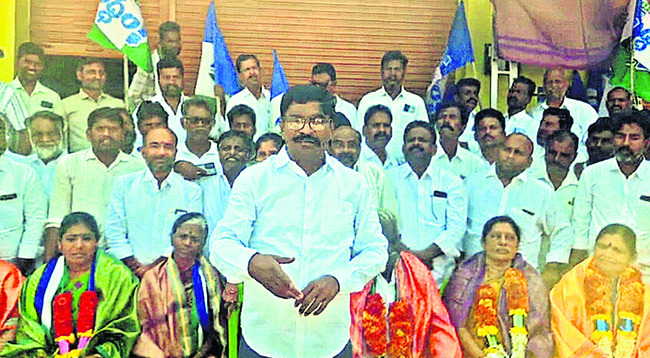 ‘దుర్గం’ మున్సిపల్‌ చైర్‌పర్సన్‌గా గౌతమి 1