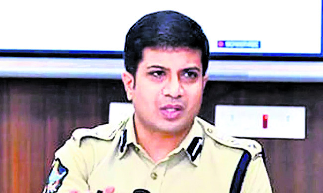 రౌడీలపై పిడికిలి3