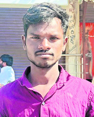 వృద్ధాప్యంలోనూ ఓటు స్ఫూర్తి 1