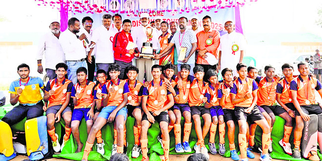 రెండో రోజు ‘టెట్‌’కు  82 మంది గైర్హాజరు 1