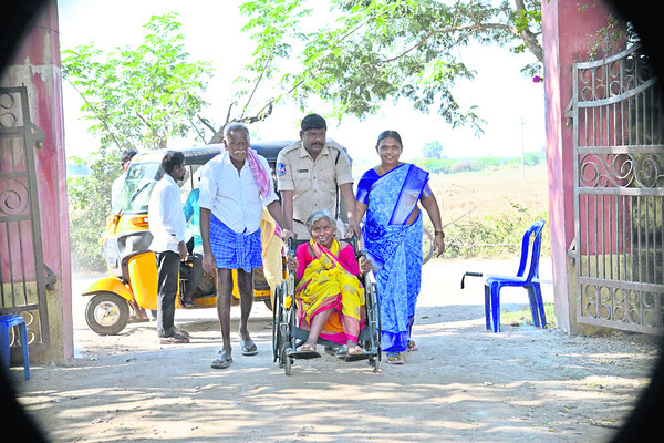 తొలి విడత పంచాయతీ ఎన్నికల్లో 89.69 శాతం పోలింగ్‌ 4