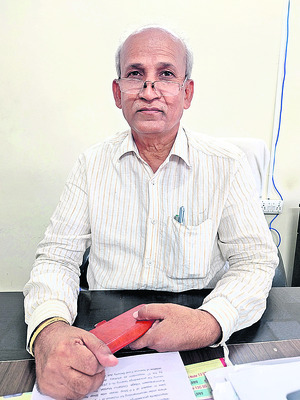 63,178 స్మార్ట్‌ కార్డులు ఎవరి వద్ద ఉన్నాయి? 1