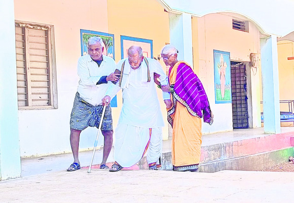 ఓటెత్తారు.. 3