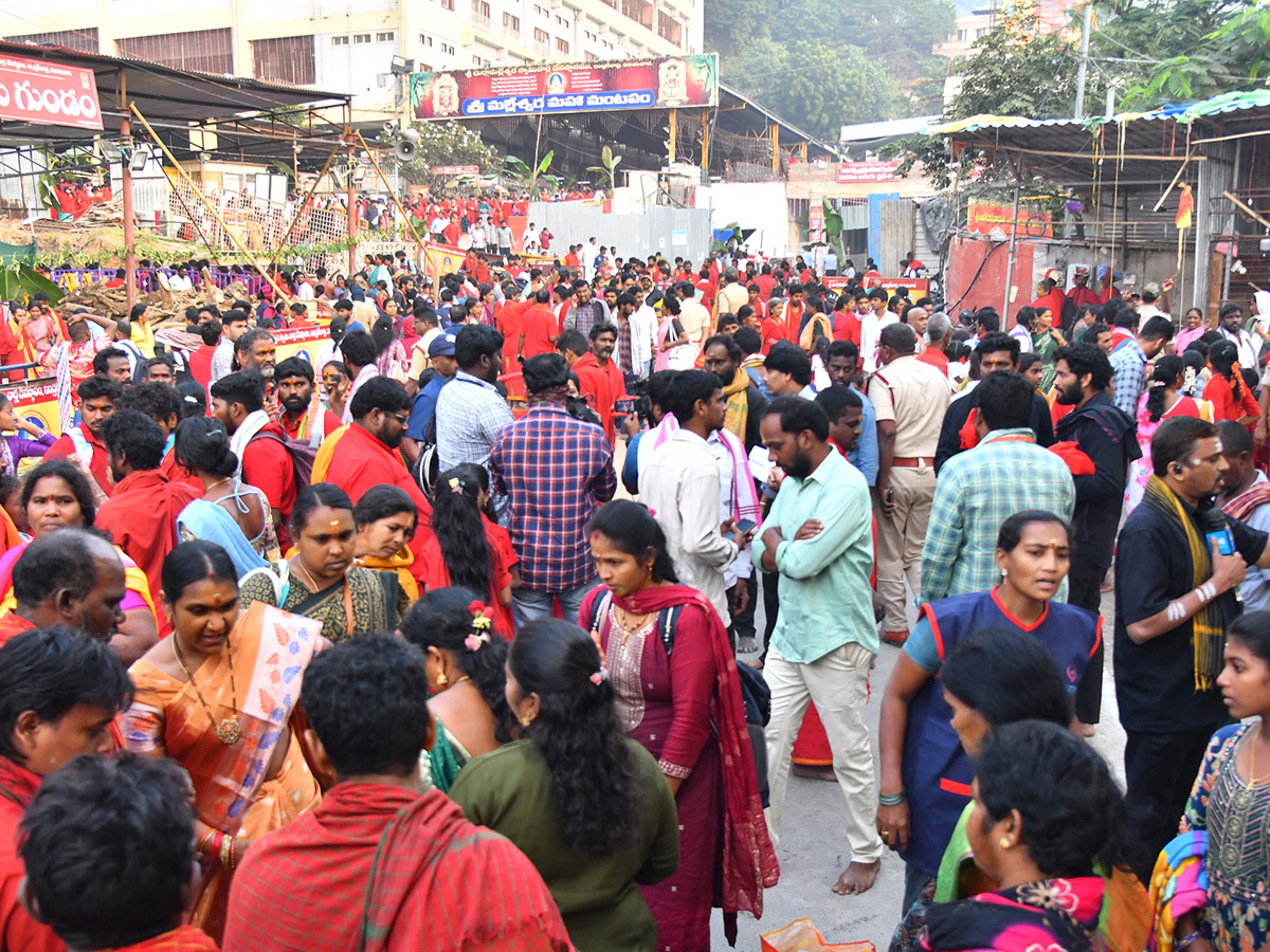 Bhavani Deeksha Viramanalu Started At Vijayawada Photos10