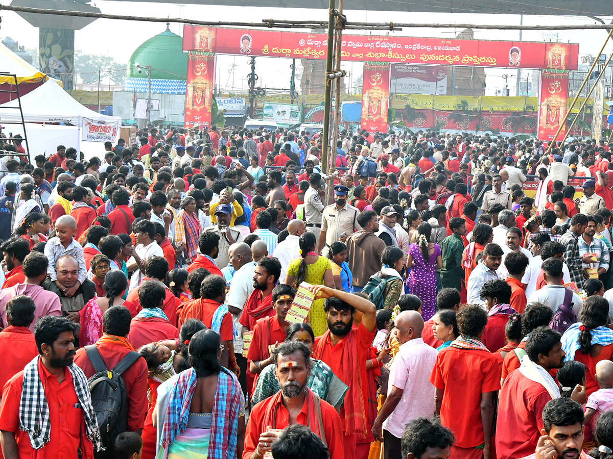 Bhavani Deeksha Viramanalu Started At Vijayawada Photos16