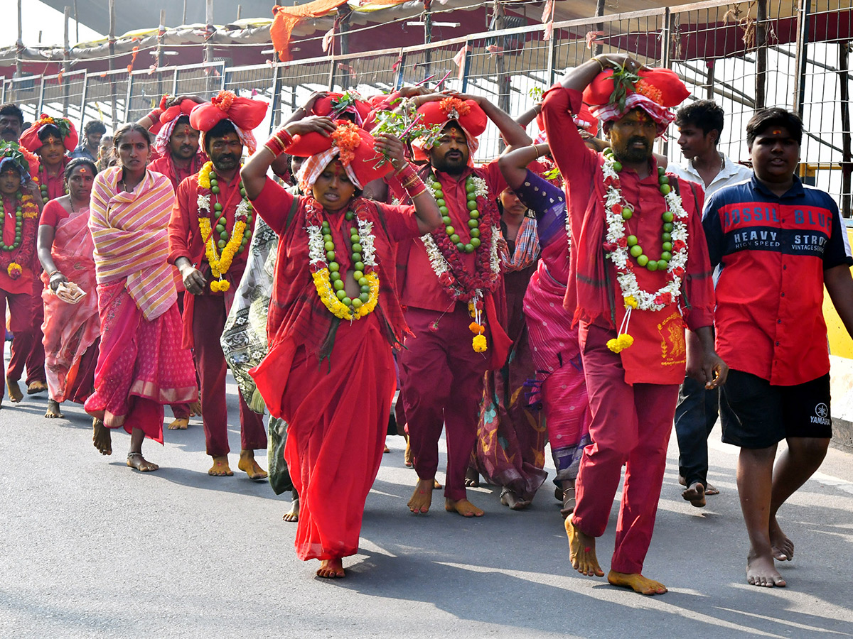 Bhavani Deeksha Viramanalu Started At Vijayawada Photos22