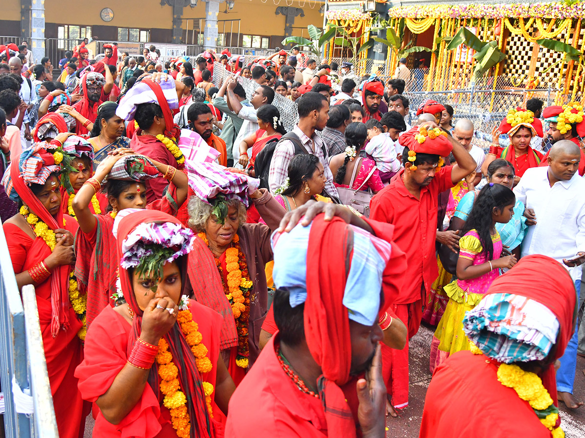 Bhavani Deeksha Viramanalu Started At Vijayawada Photos6